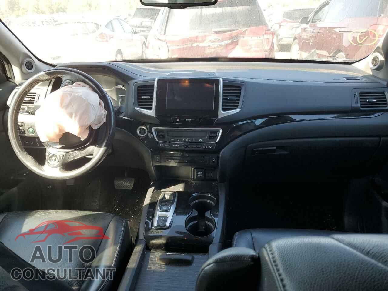 HONDA PILOT 2017 - 5FNYF6H96HB086645