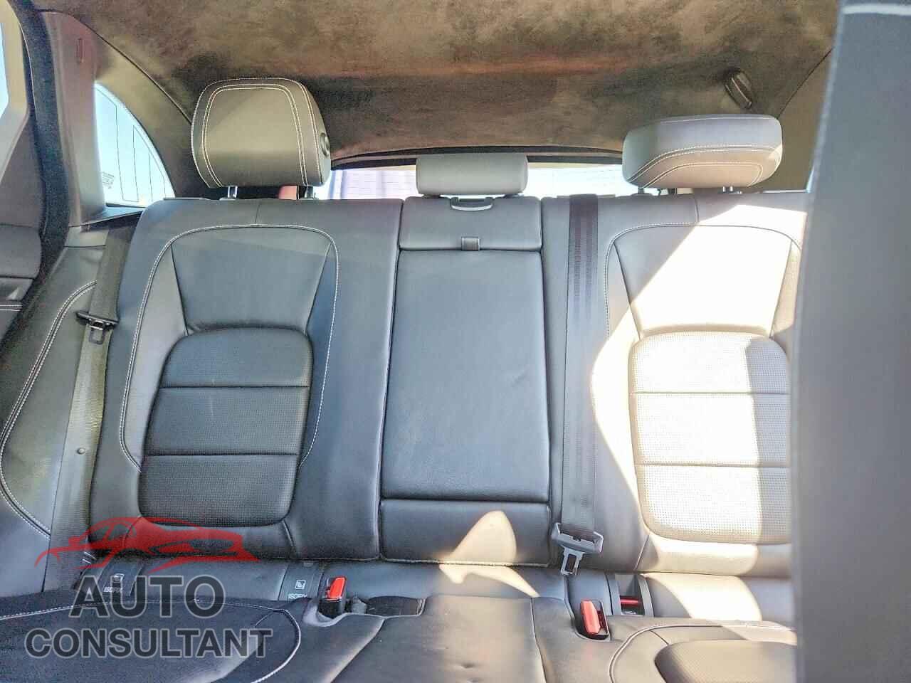 JAGUAR F-PACE 2018 - SADCM2FV4JA240538