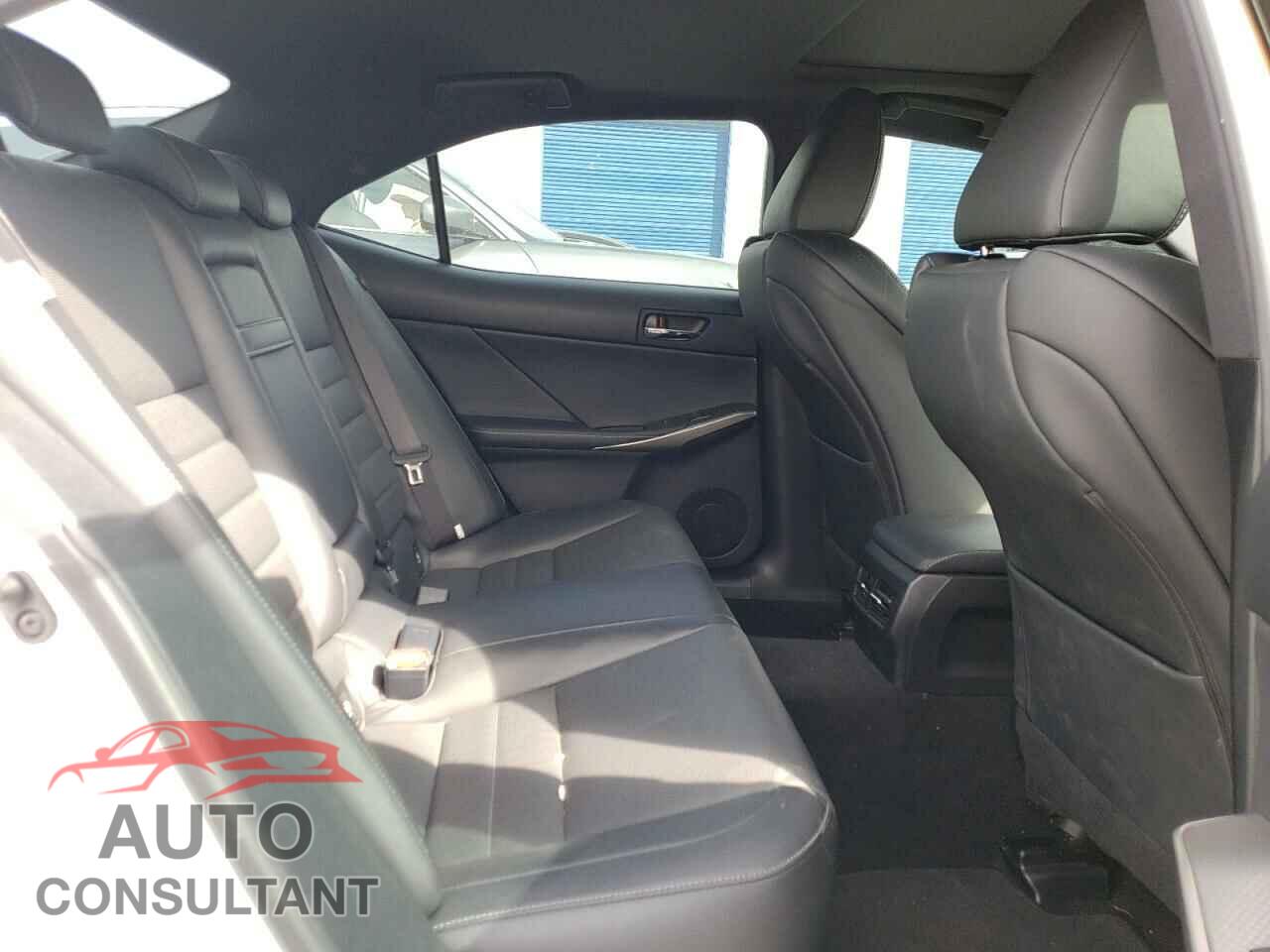 LEXUS IS 2016 - JTHBA1D22G5037392