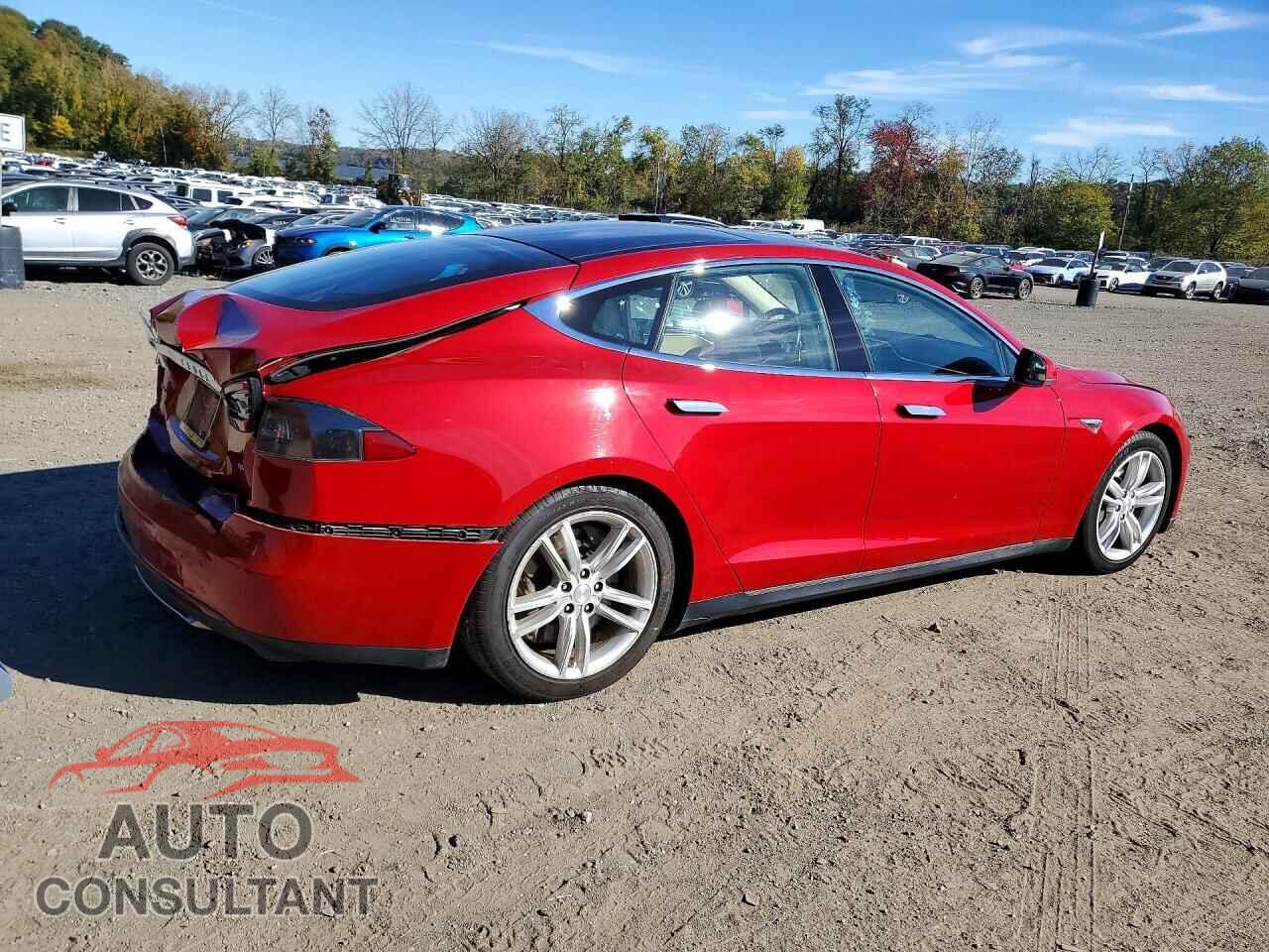 TESLA MODEL S 2013 - 5YJSA1CN5DFP15673