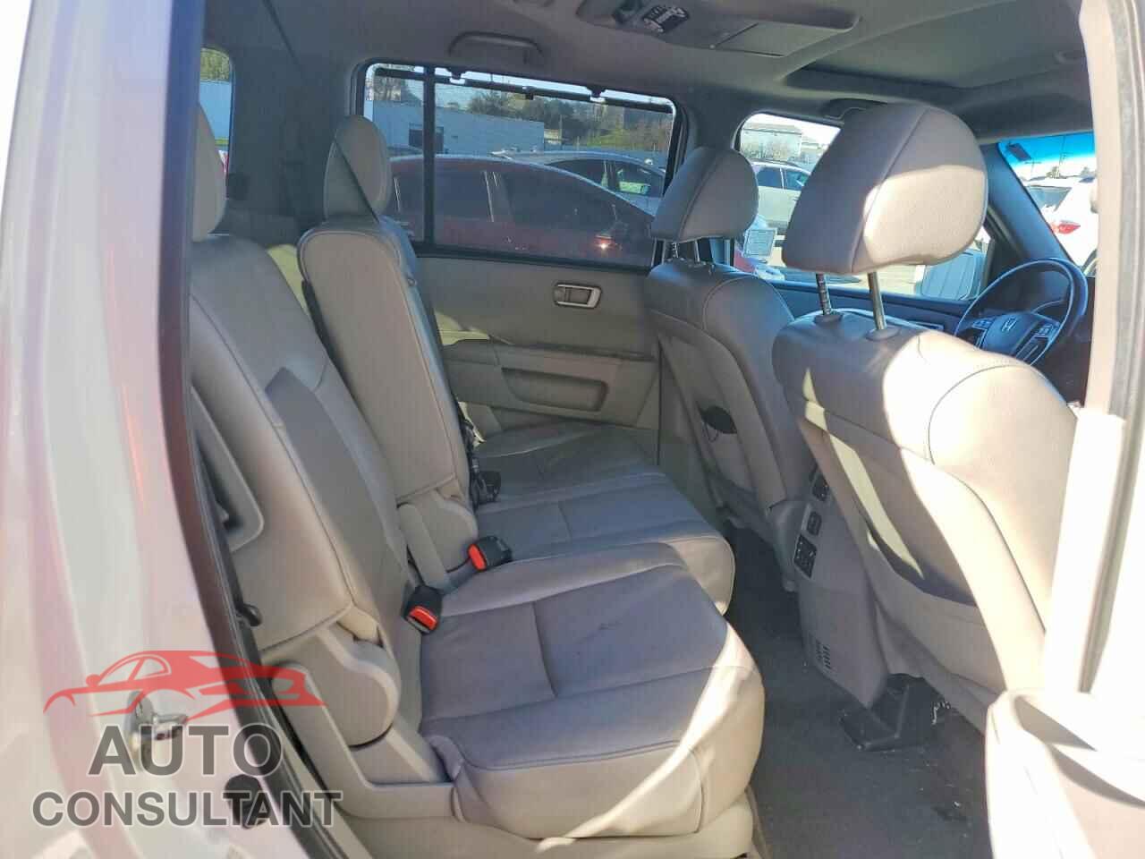 HONDA PILOT 2012 - 5FNYF4H97CB044126