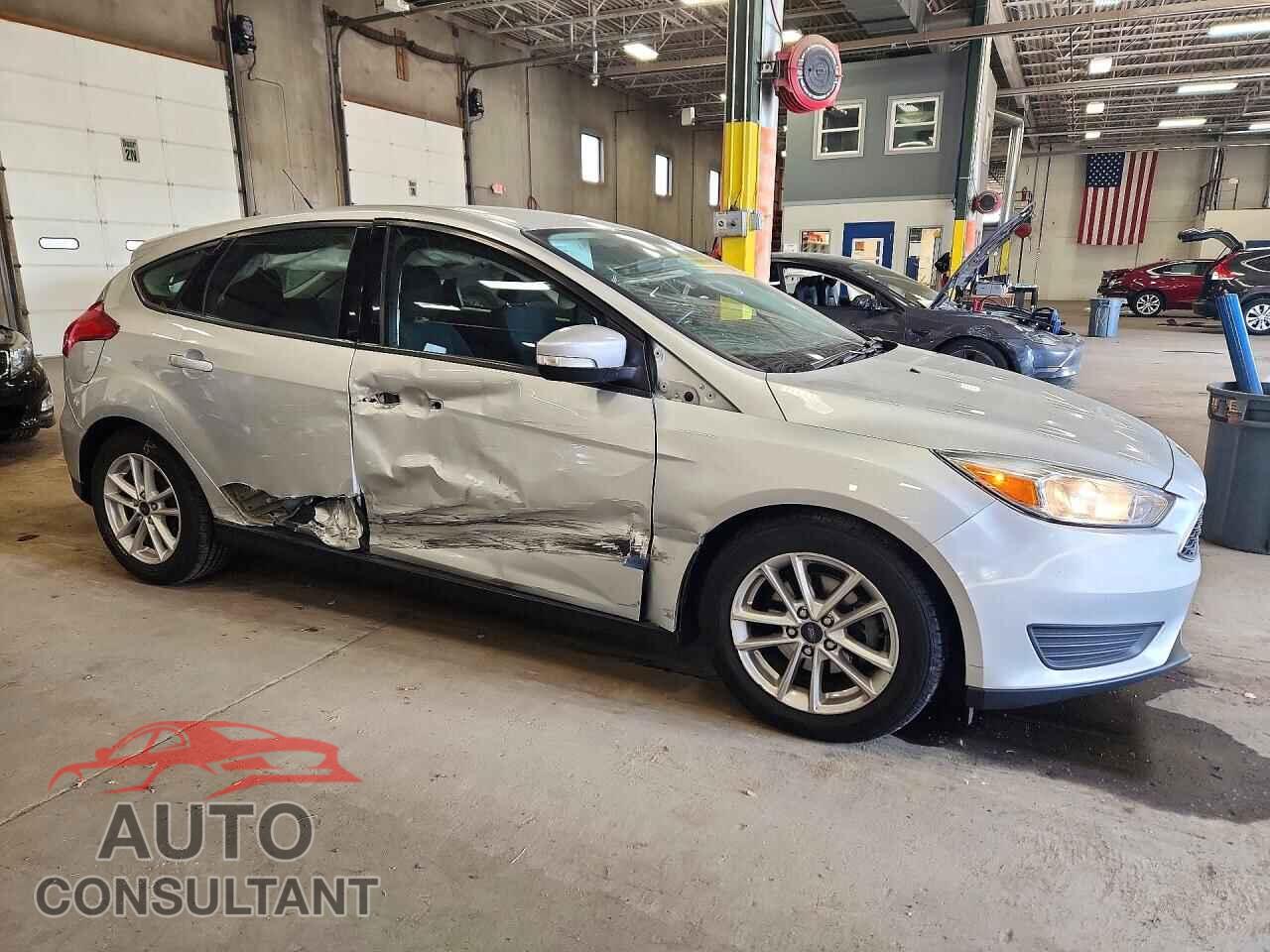 FORD FOCUS 2017 - 1FADP3K28HL239311