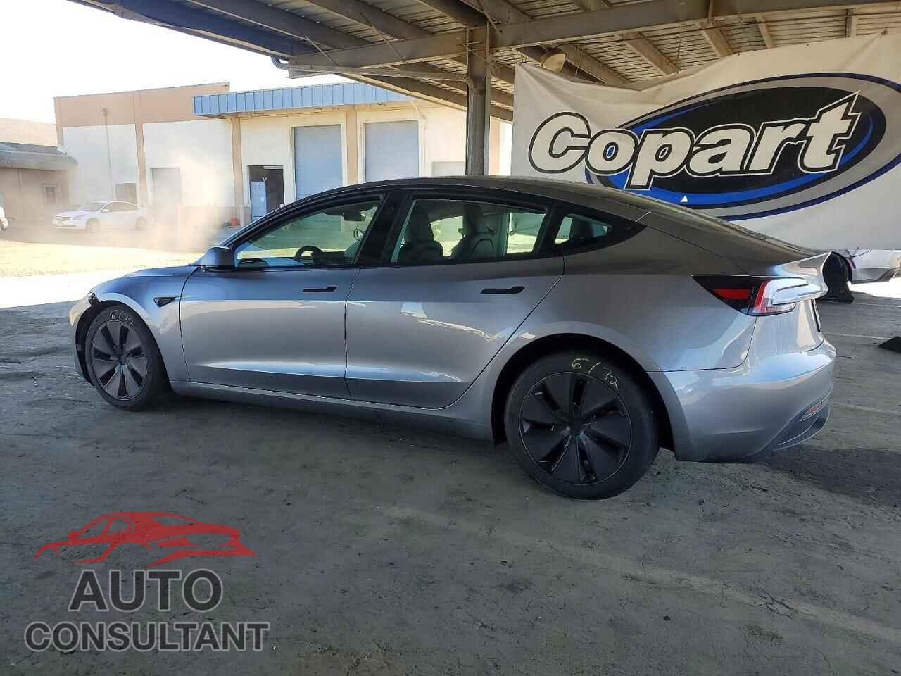 TESLA MODEL 3 2025 - 5YJ3E1EA0SF079907