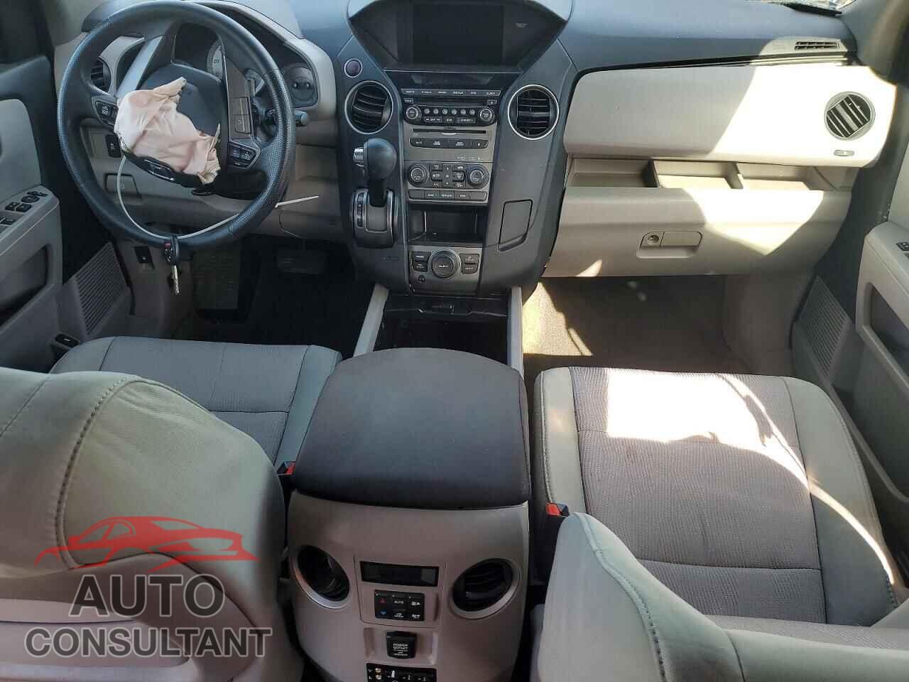 HONDA PILOT 2015 - 5FNYF4H3XFB064807