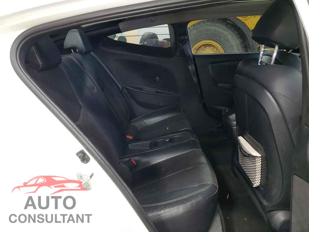 HYUNDAI VELOSTER 2015 - KMHTC6AE2FU217189