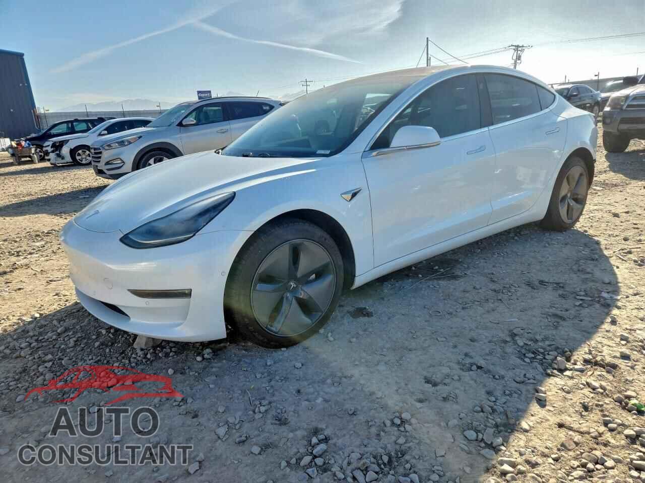 TESLA MODEL 3 2018 - 5YJ3E1EB5JF096872