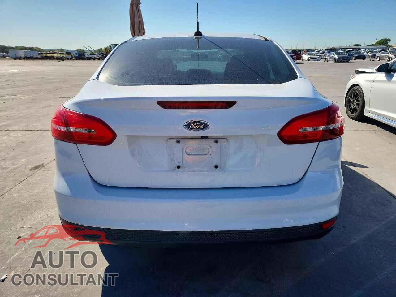 FORD FOCUS 2018 - 1FADP3F28JL302570