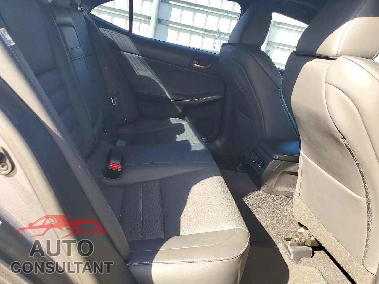 LEXUS IS 2017 - JTHBA1D27H5055081