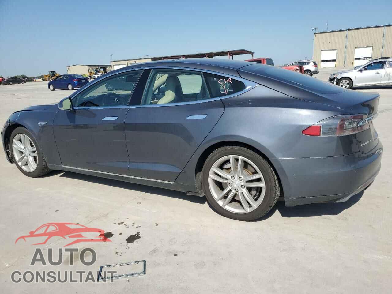 TESLA MODEL S 2015 - 5YJSA1E11FF118307