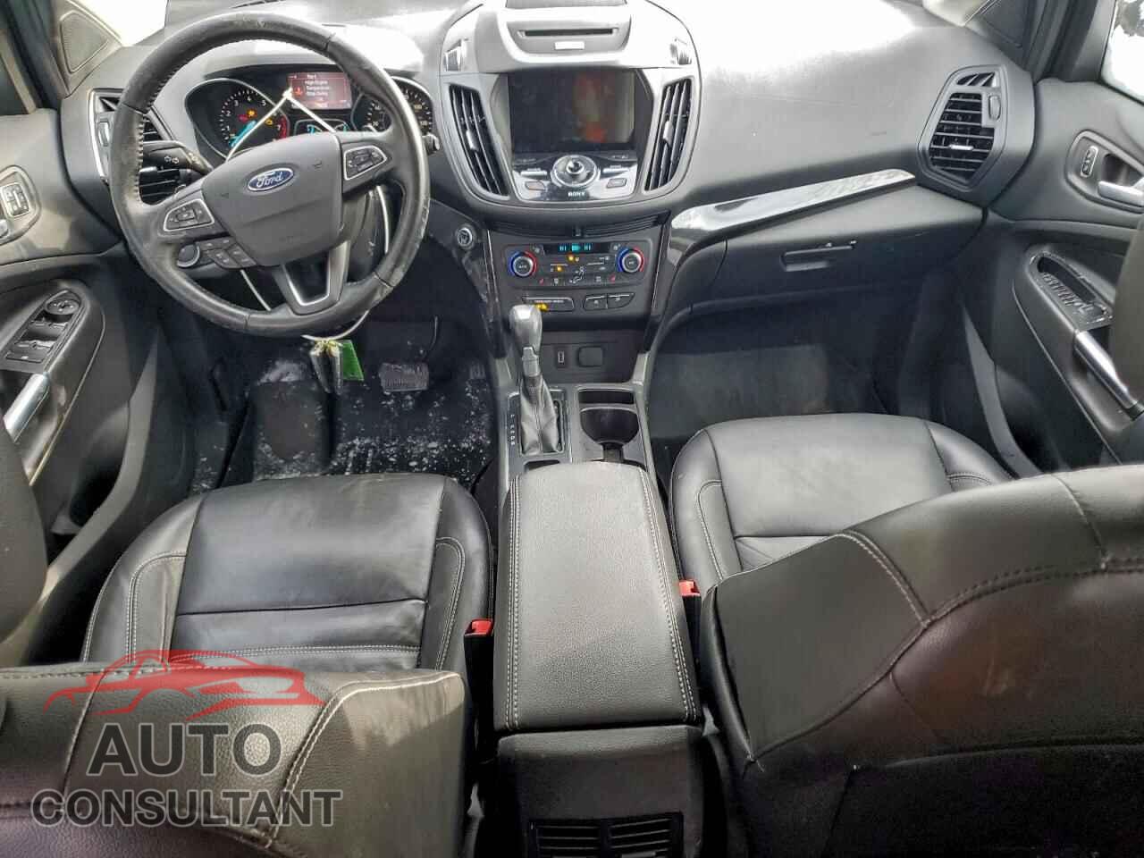 FORD ESCAPE 2017 - 1FMCU9JD7HUC08321