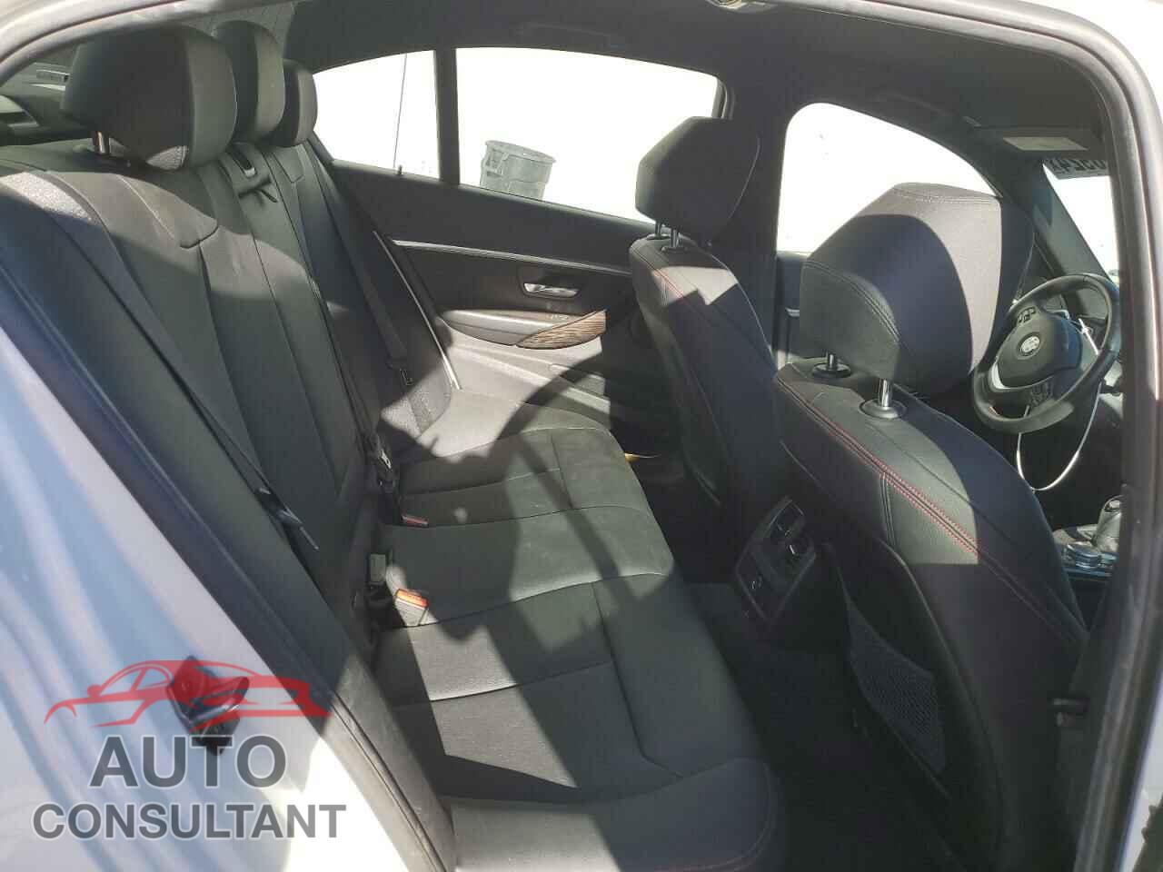 BMW 3 SERIES 2016 - WBA8E9G56GNU28658