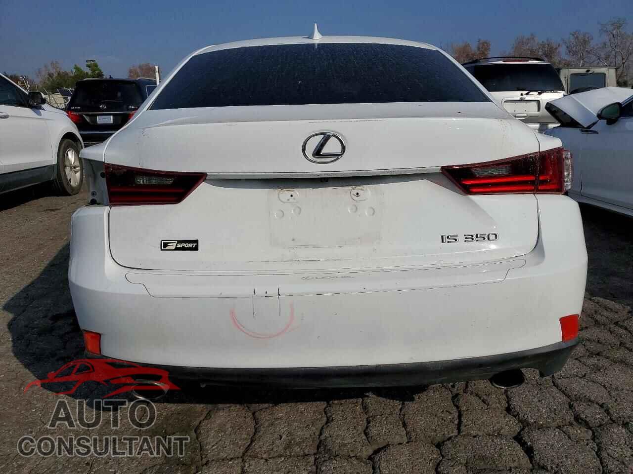 LEXUS IS 2014 - JTHBE1D29E5014323