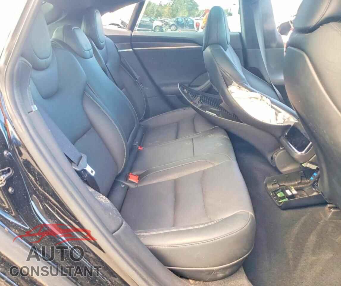 TESLA MODEL S 2023 - 5YJSA1E67PF512455
