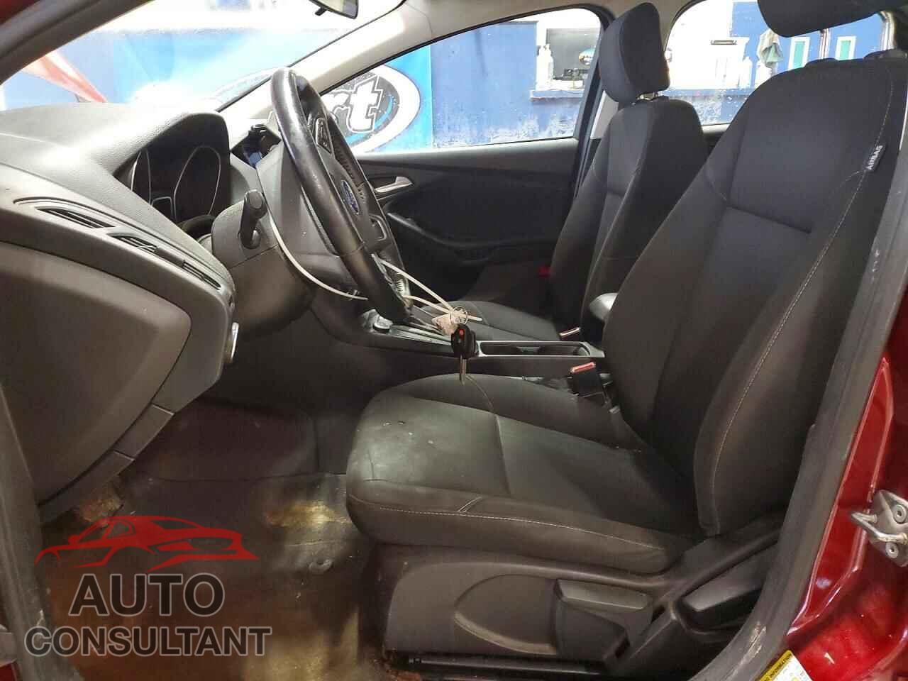 FORD FOCUS 2015 - 1FADP3F21FL217464