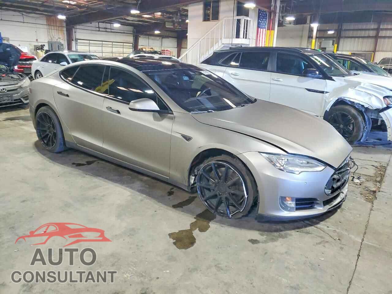 TESLA MODEL S 2015 - 5YJSA1E24FF116589
