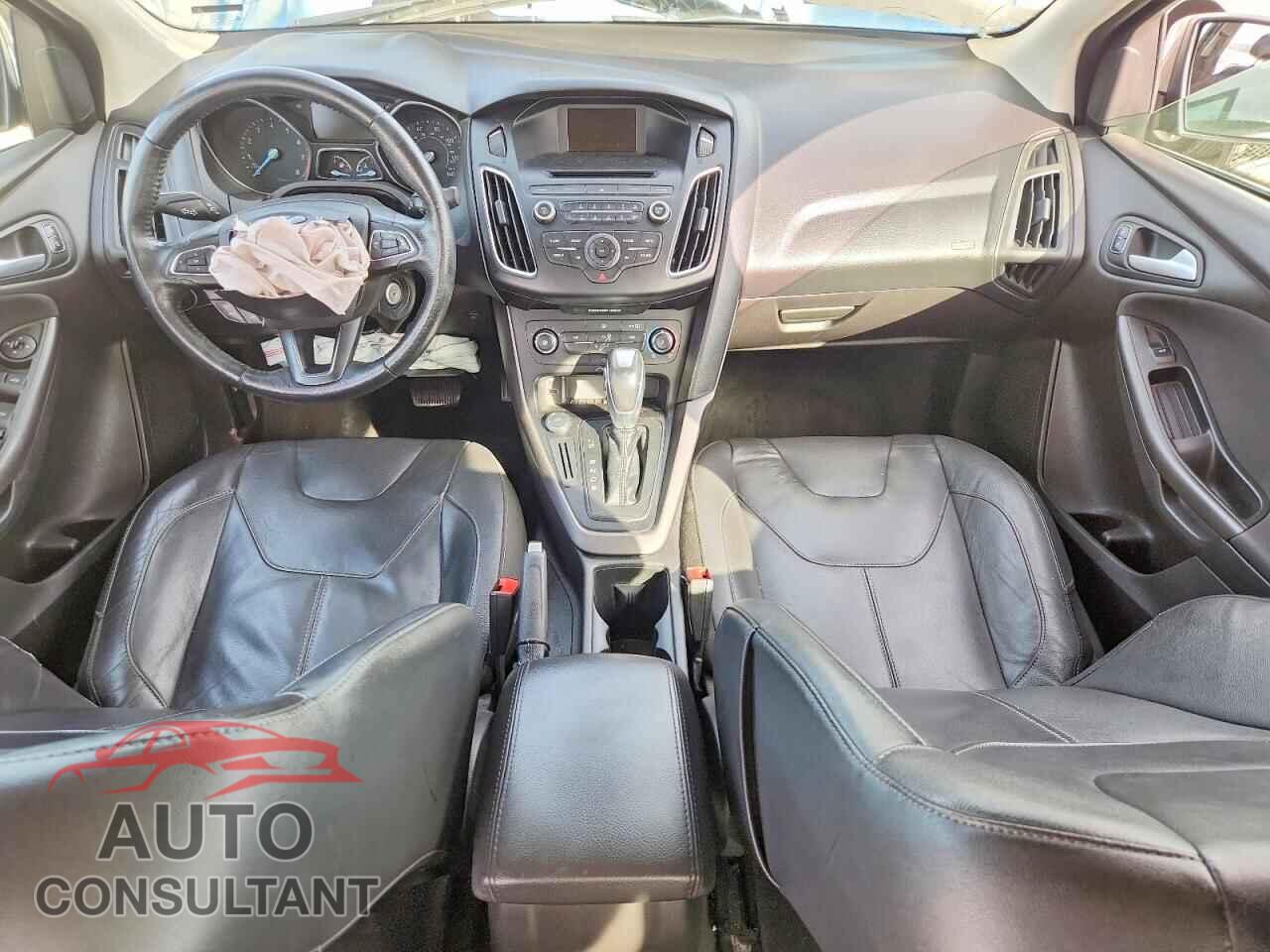 FORD FOCUS 2015 - 1FADP3F27FL319111
