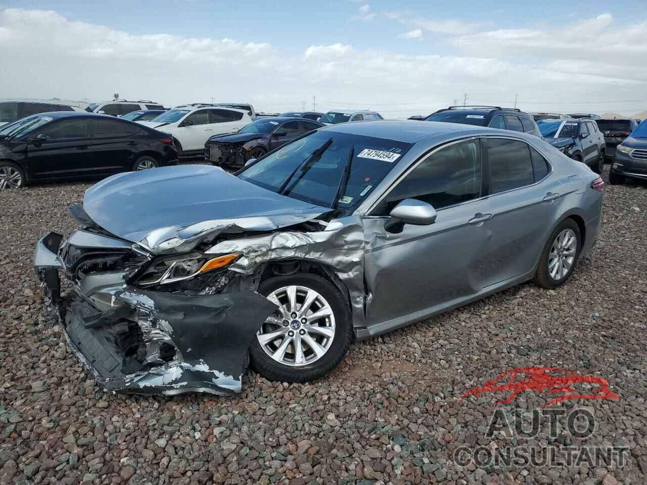 TOYOTA CAMRY 2018 - 4T1B11HK3JU002235