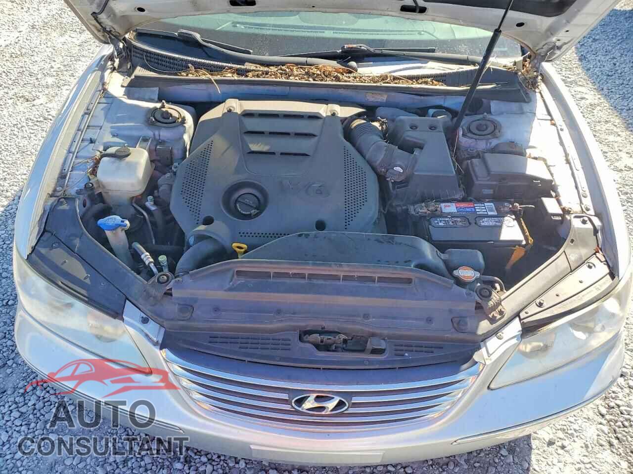 HYUNDAI AZERA 2010 - KMHFC4DF1AA459150
