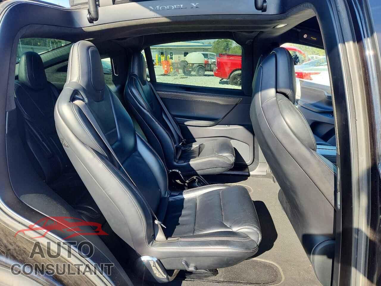 TESLA MODEL X 2017 - 5YJXCBE21HF051158