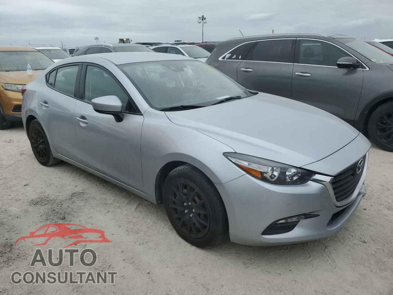 MAZDA 3 2018 - 3MZBN1U79JM219624