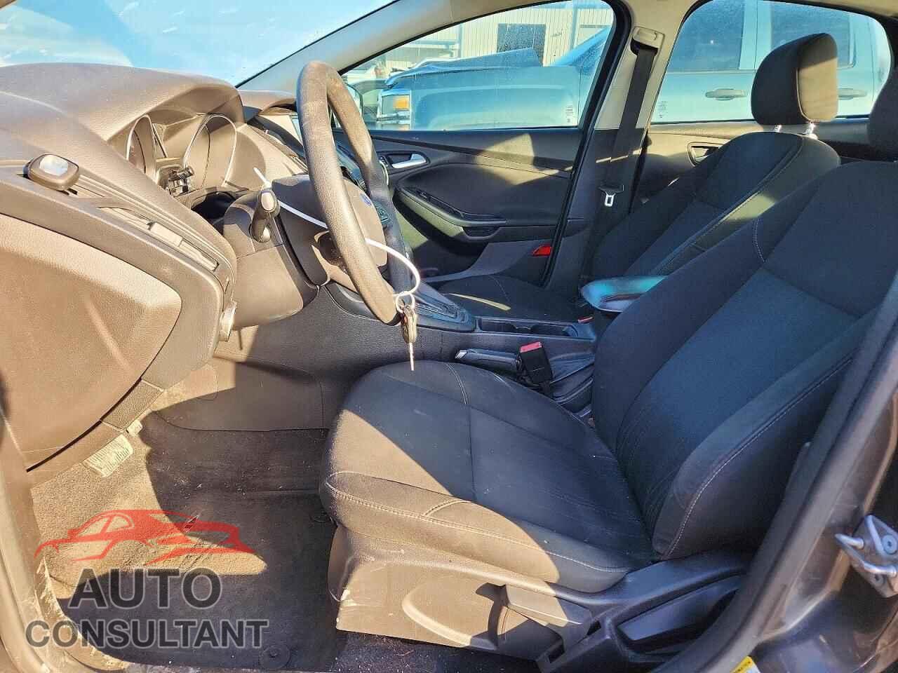 FORD FOCUS 2017 - 1FADP3F21HL208668