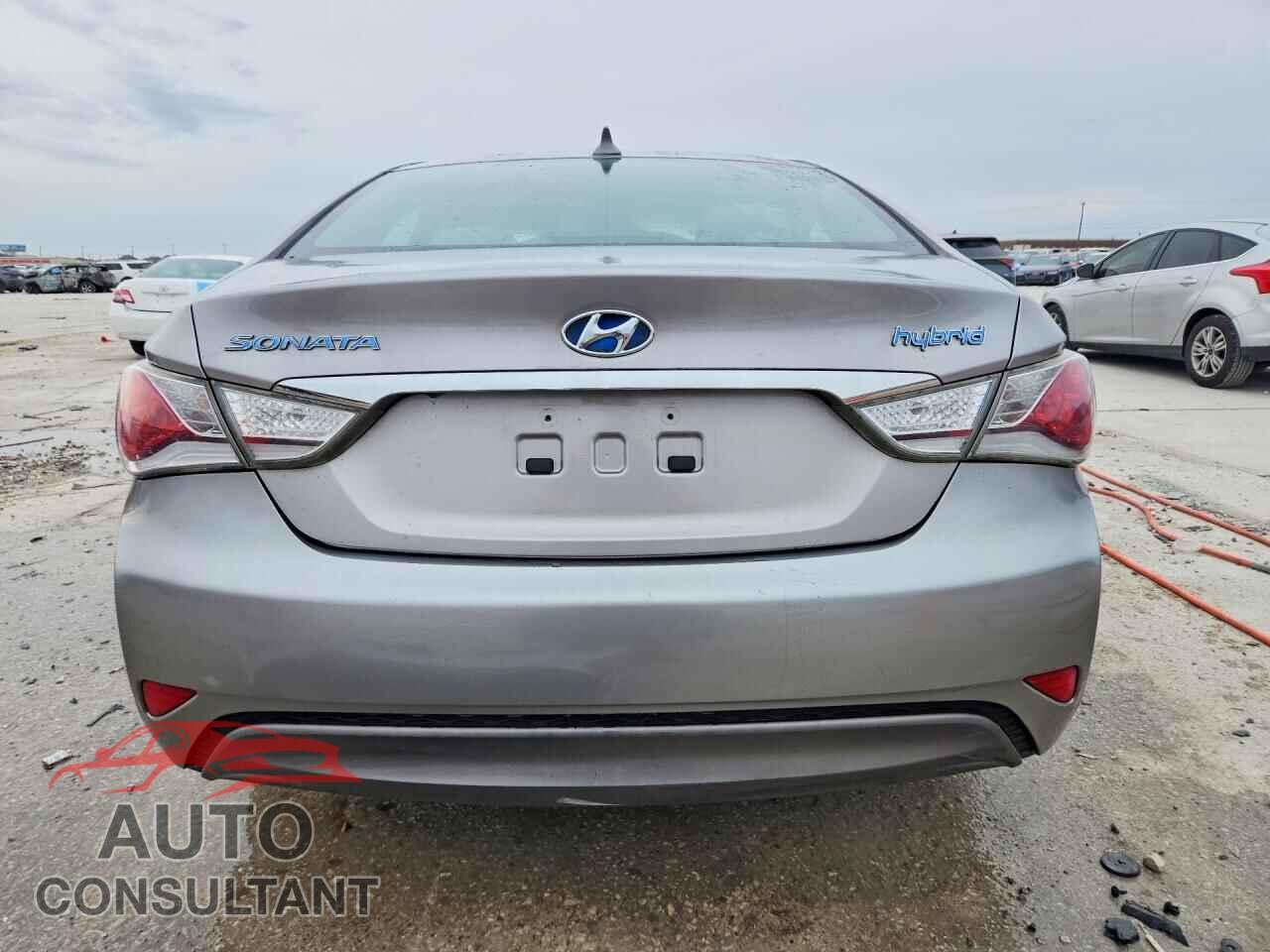 HYUNDAI SONATA 2011 - KMHEC4A44BA006527
