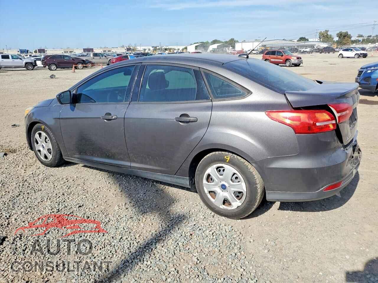 FORD FOCUS 2015 - 1FADP3E20FL256323