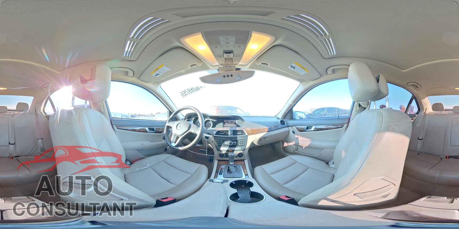 MERCEDES-BENZ C-CLASS 2013 - WDDGF4HB0DR280357