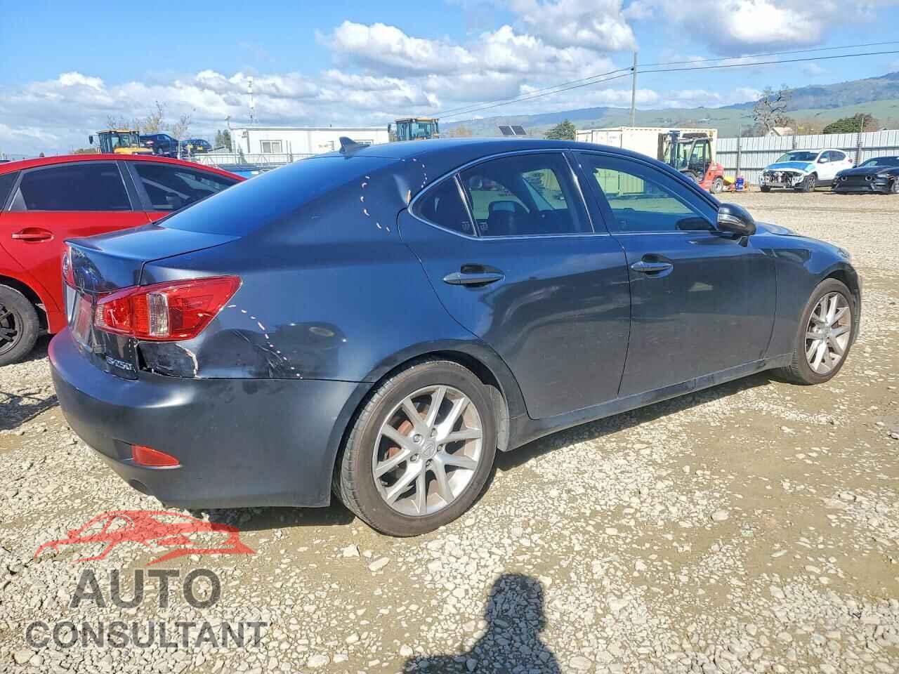 LEXUS IS 2011 - JTHBF5C20B5142564