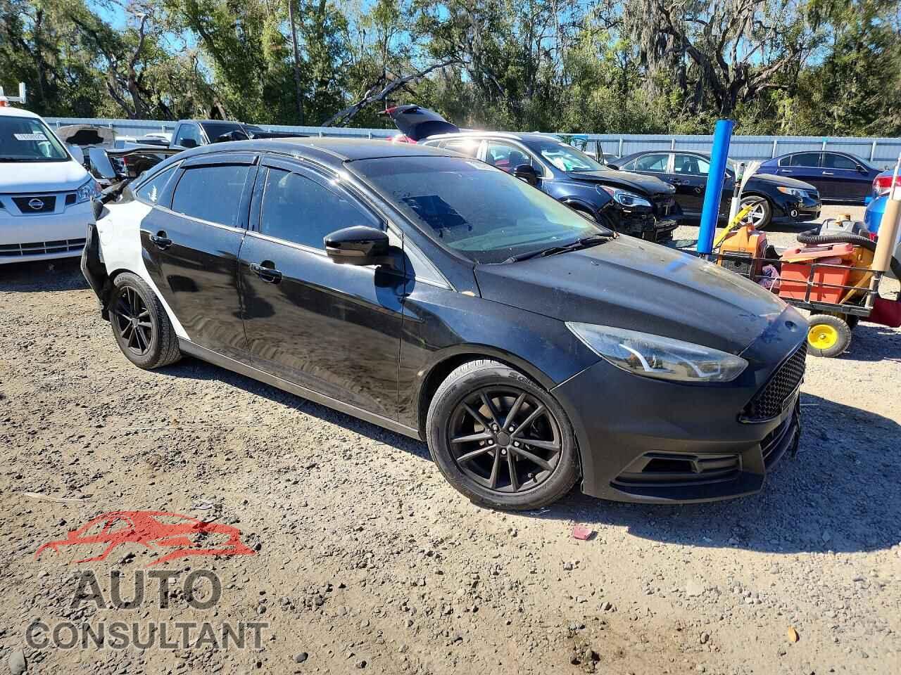 FORD FOCUS 2017 - 1FADP3F28HL208439