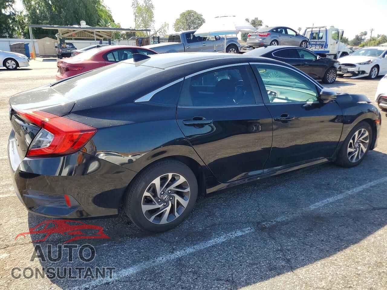 HONDA CIVIC 2018 - 2HGFC2F76JH590835