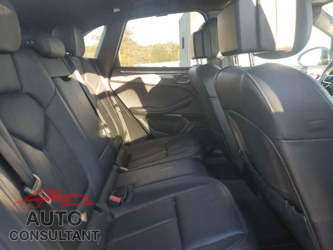 PORSCHE MACAN 2015 - WP1AB2A58FLB66132