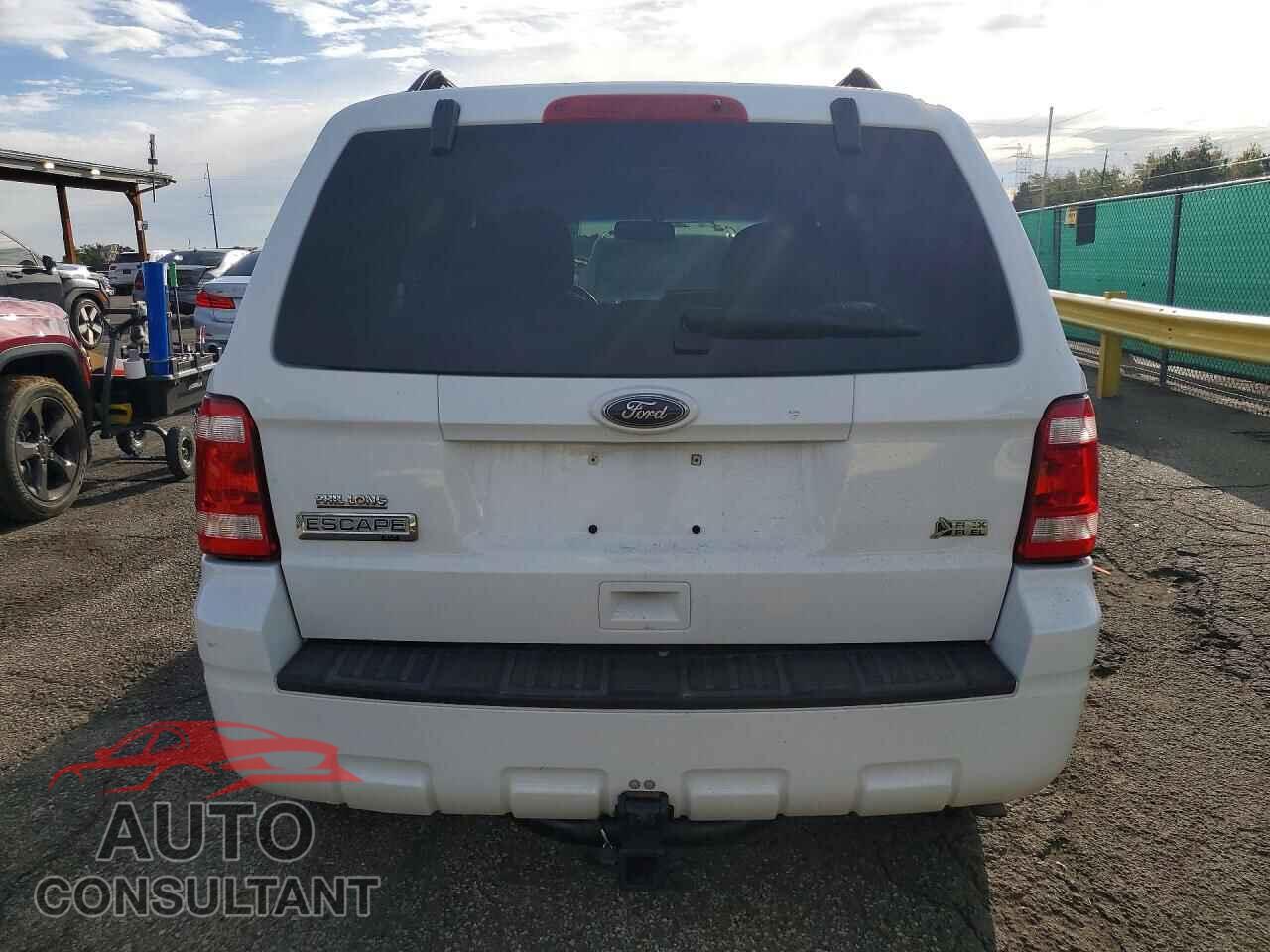FORD ESCAPE 2010 - 1FMCU9DG8AKD28362