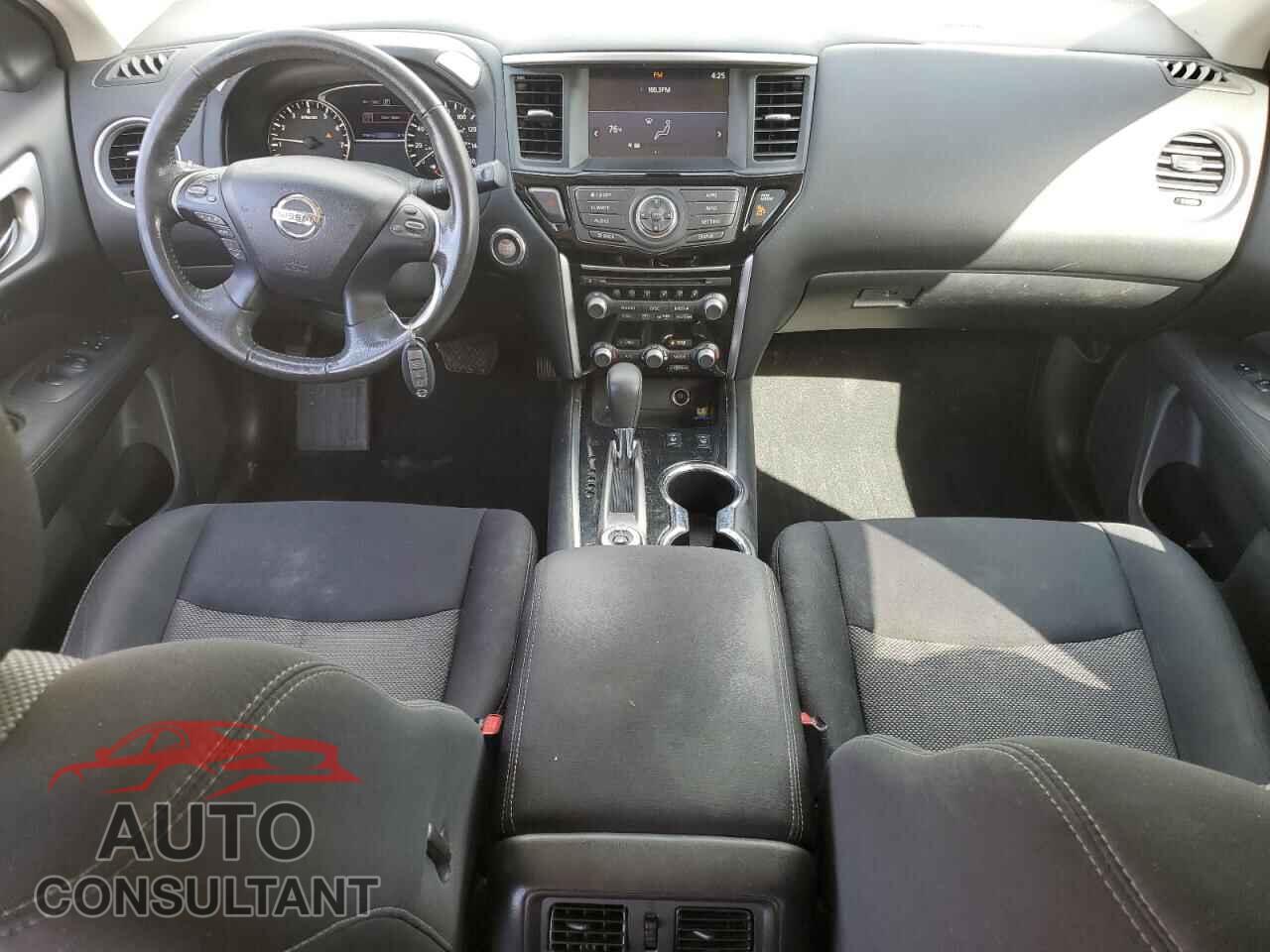 NISSAN PATHFINDER 2017 - 5N1DR2MM3HC642430