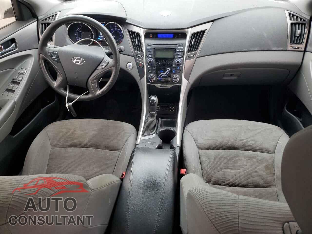 HYUNDAI SONATA 2013 - KMHEC4A45DA083054