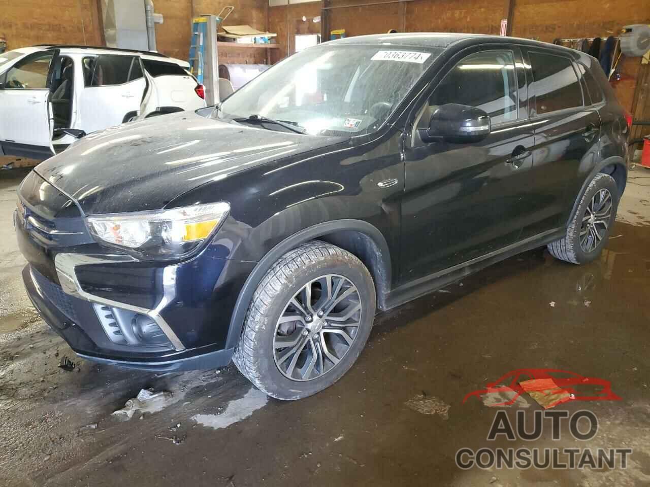 MITSUBISHI OUTLANDER 2018 - JA4AR3AU8JZ004155