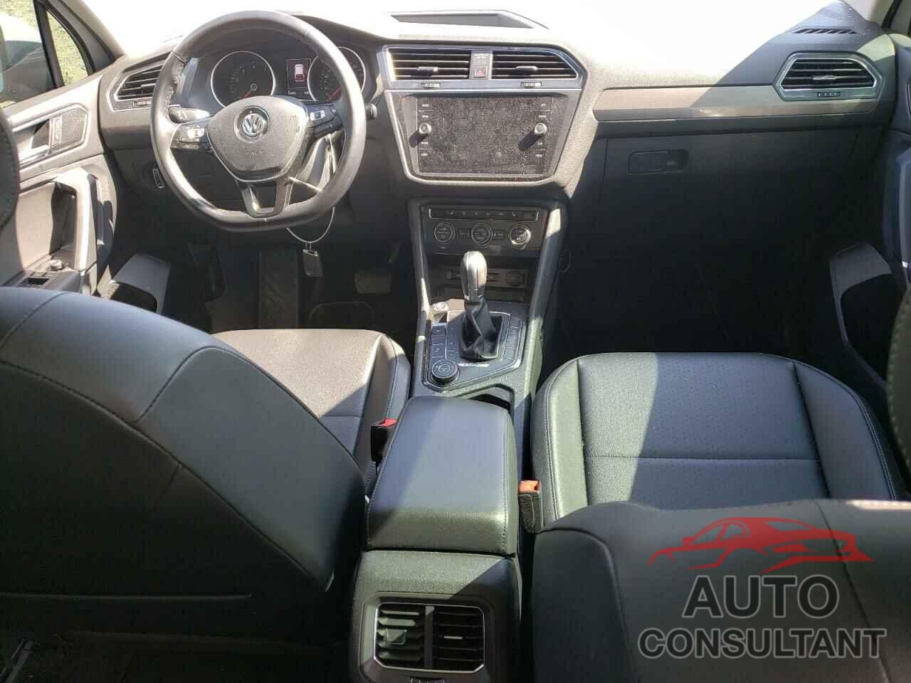 VOLKSWAGEN TIGUAN 2018 - 3VV2B7AXXJM216347