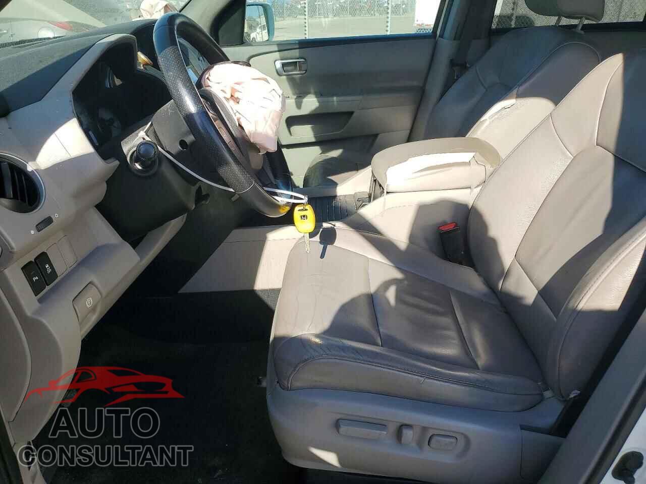 HONDA PILOT 2014 - 5FNYF4H95EB030616