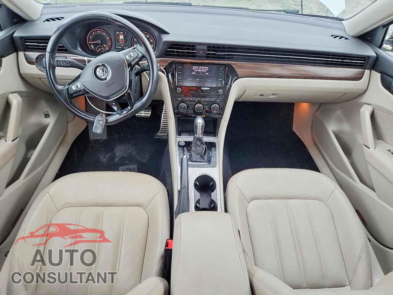 VOLKSWAGEN PASSAT 2020 - 1VWCA7A38LC005331