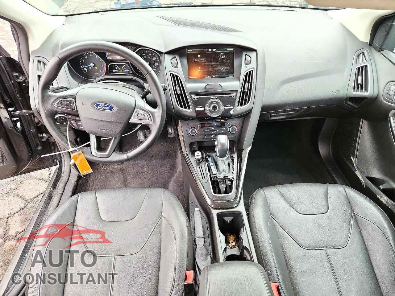 FORD FOCUS 2015 - 1FADP3N24FL323179