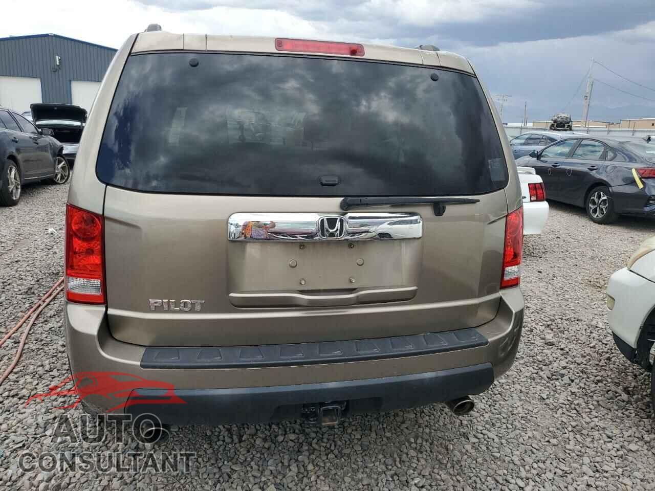 HONDA PILOT 2011 - 5FNYF3H40BB023521