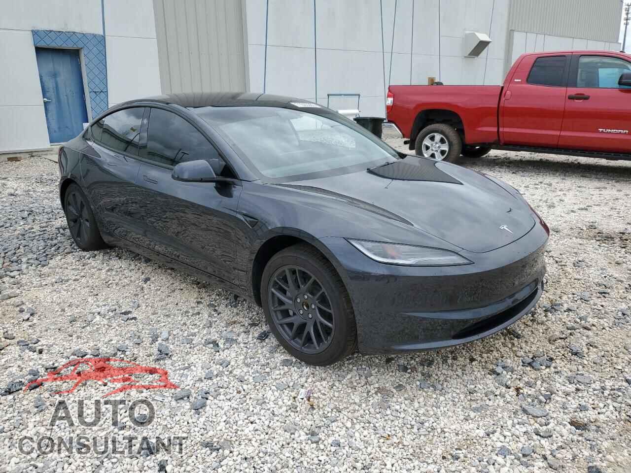 TESLA MODEL 3 2025 - 5YJ3E1EA3SF026361
