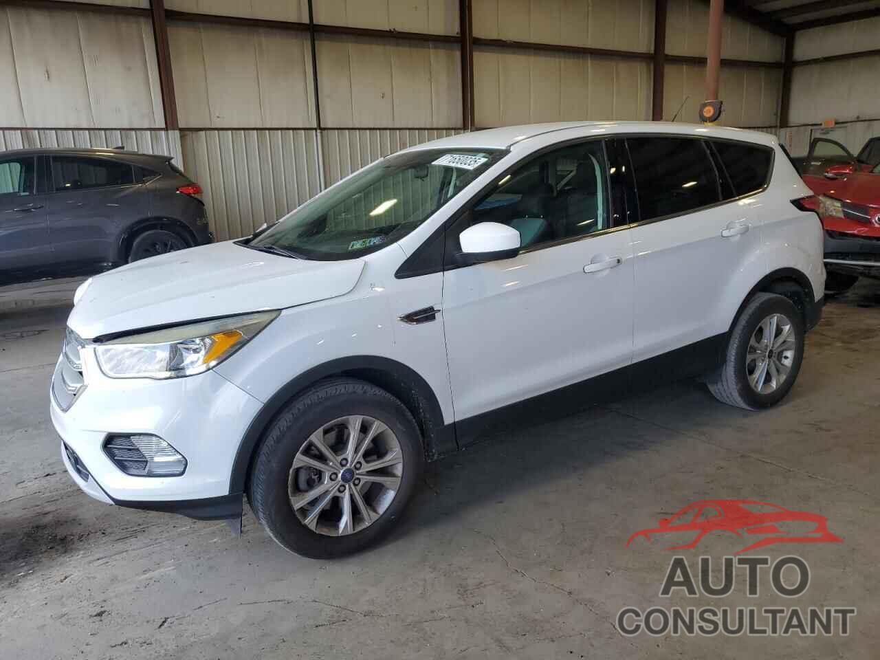 FORD ESCAPE 2017 - 1FMCU9G96HUC17871