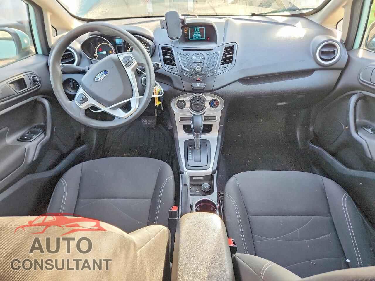 FORD FIESTA 2017 - 3FADP4EJ4HM135891