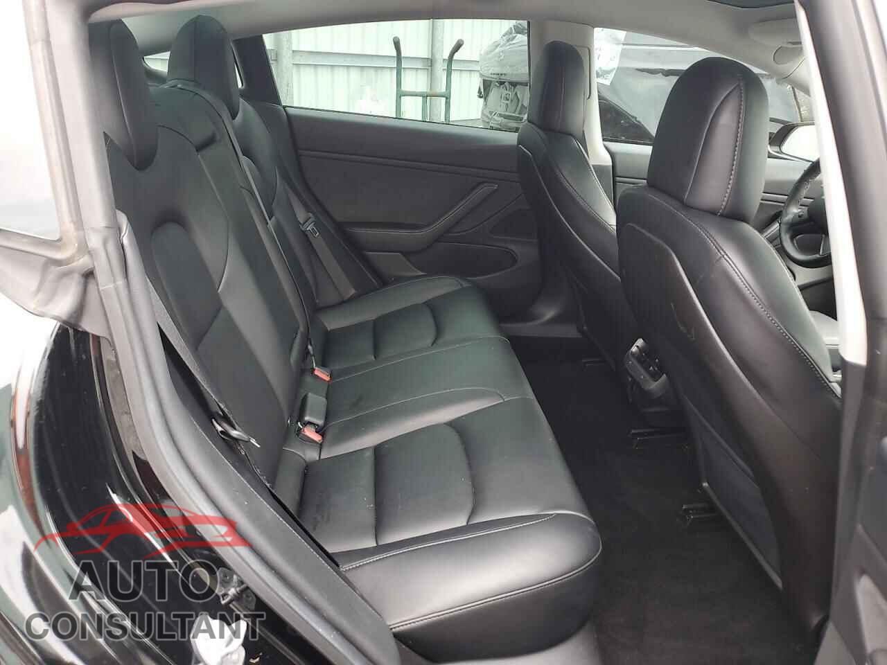 TESLA MODEL 3 2019 - 5YJ3E1EB0KF432378