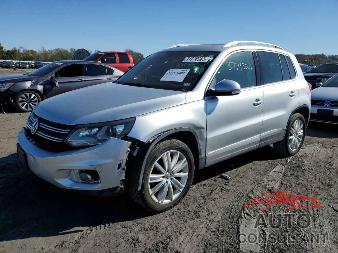 VOLKSWAGEN TIGUAN 2016 - WVGAV7AXXGW607164