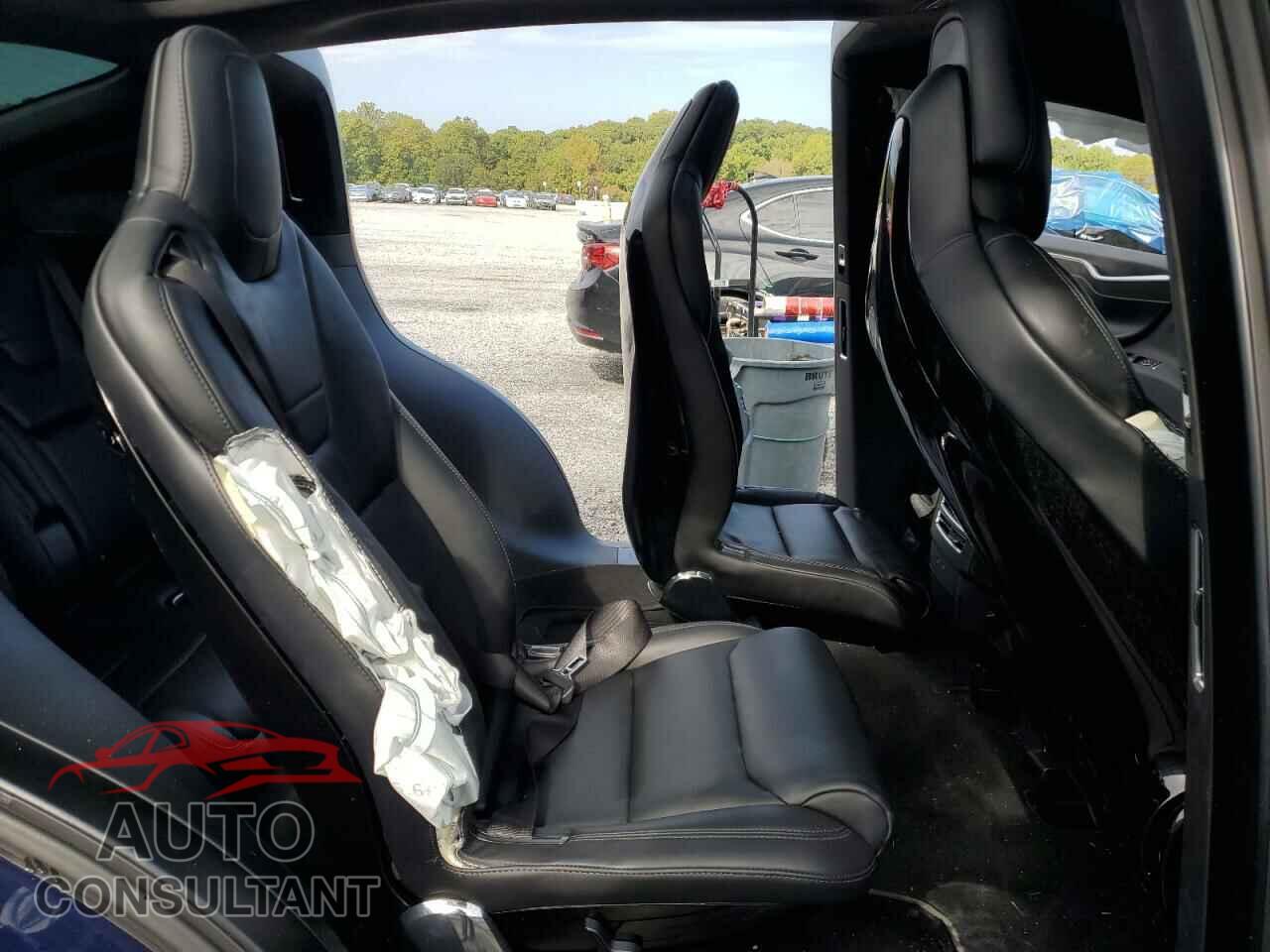 TESLA MODEL X 2017 - 5YJXCBE21HF040175