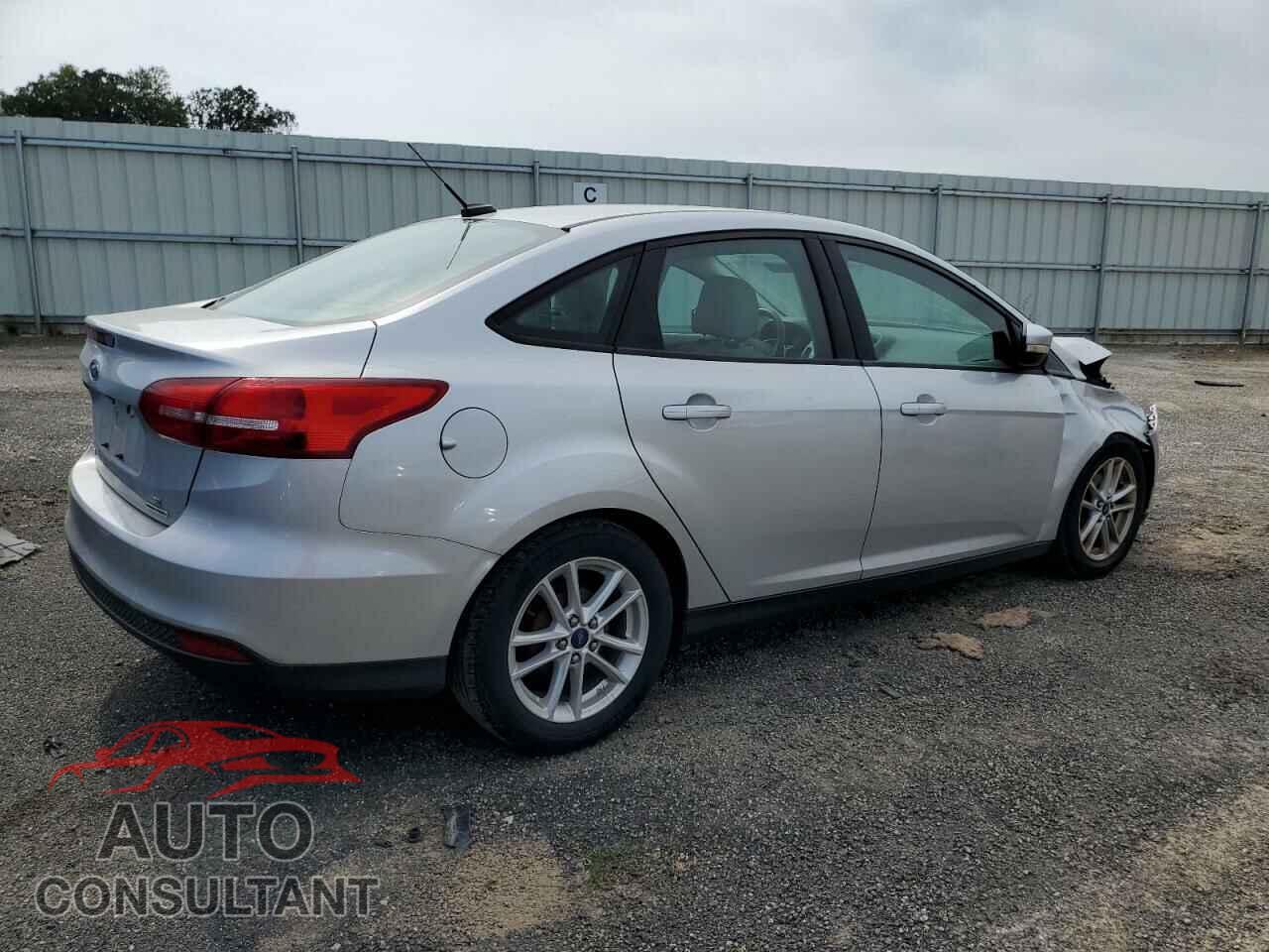 FORD FOCUS 2015 - 1FADP3F22FL349987
