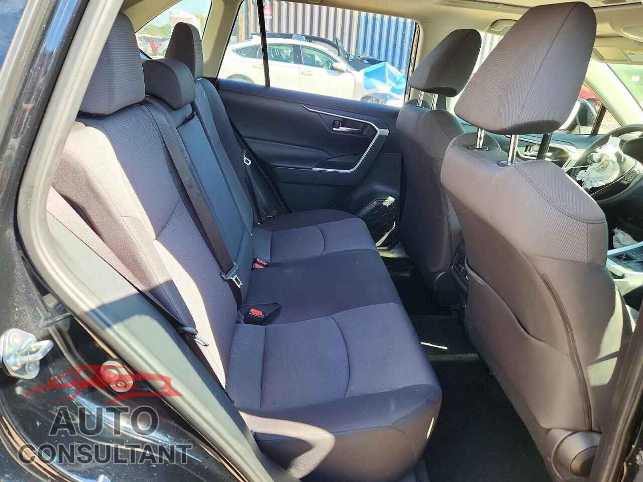 TOYOTA RAV4 2023 - JTMP1RFV5PD095497