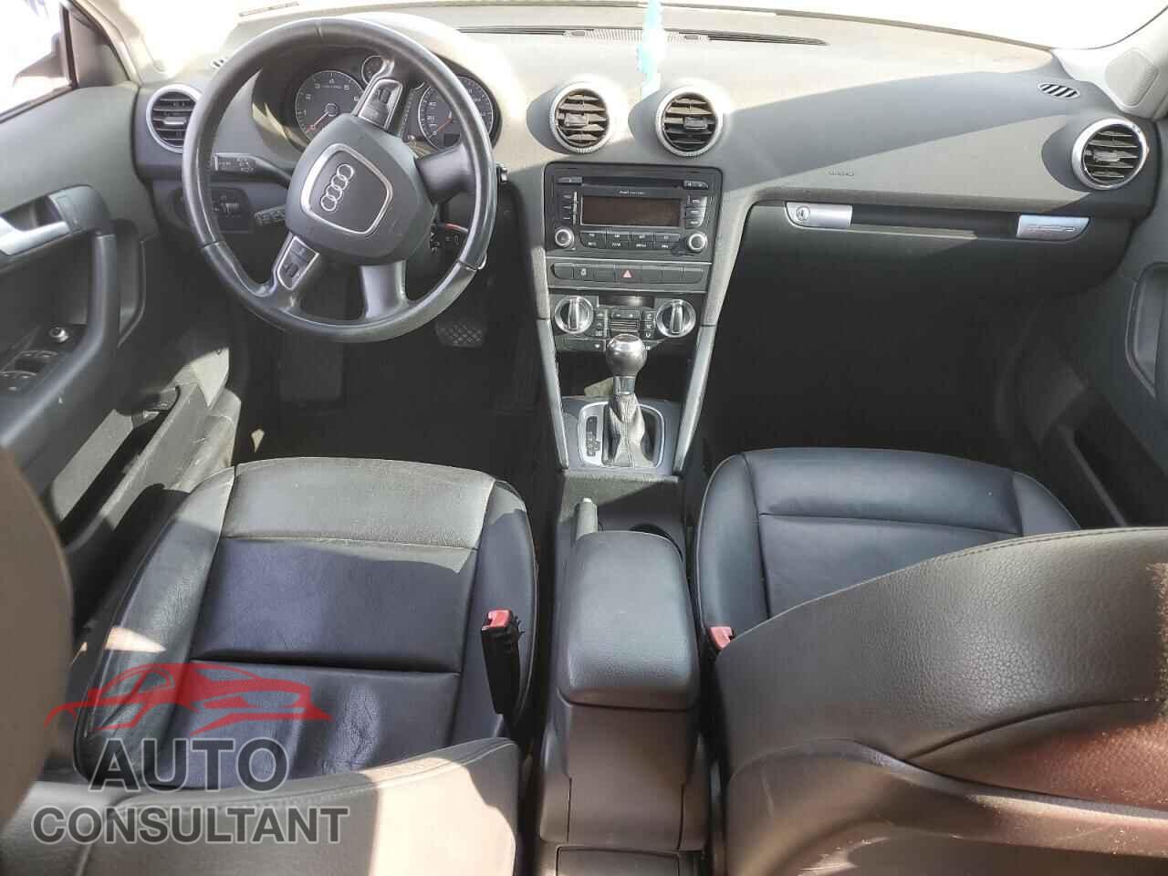 AUDI A3 2012 - WAUDFAFM9CA137448